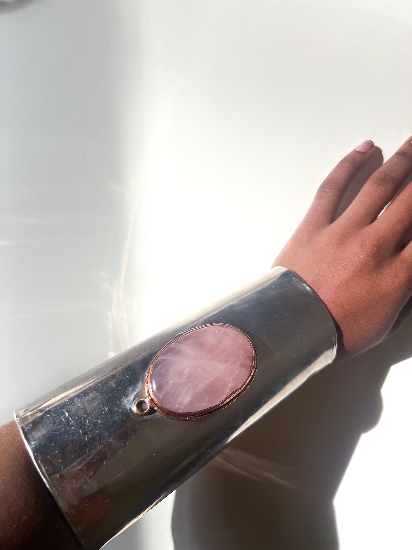Rose Qaurts Arm Cuff (Silver)