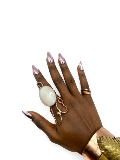 Mother of Pearl Ring (EXQUIZ)